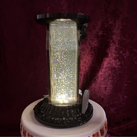 Bath & Body Works 2025 Light Up Glitter Coffin Waterglobe 3 Wick Candle Holder - Picture 9 of 12